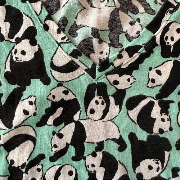 Urban Outfitters Mint Panda V Neck T - Picture 6 of 6